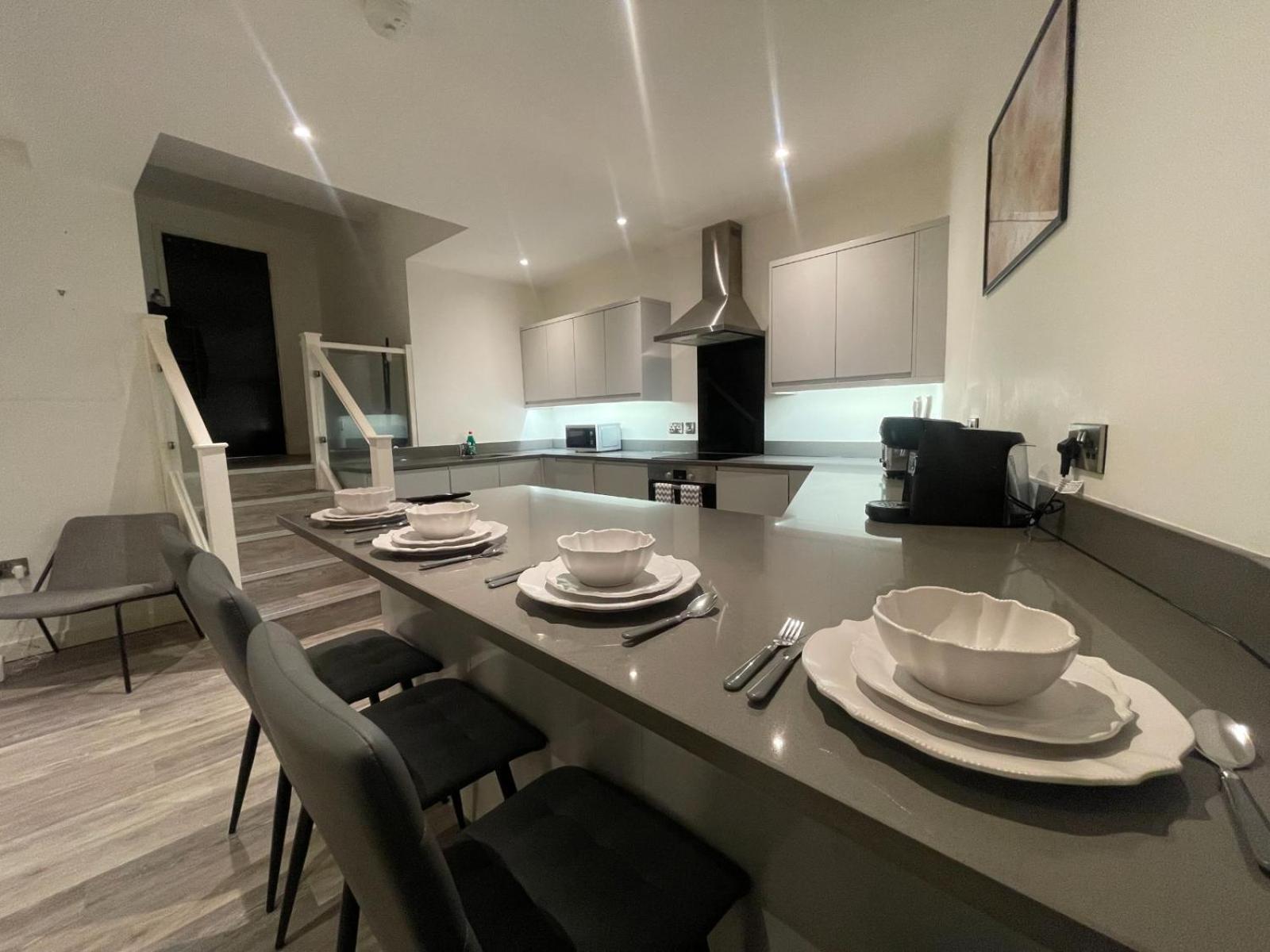 Luxe - 4 Beds - Sleeps 6 People - Apartment Nottingham