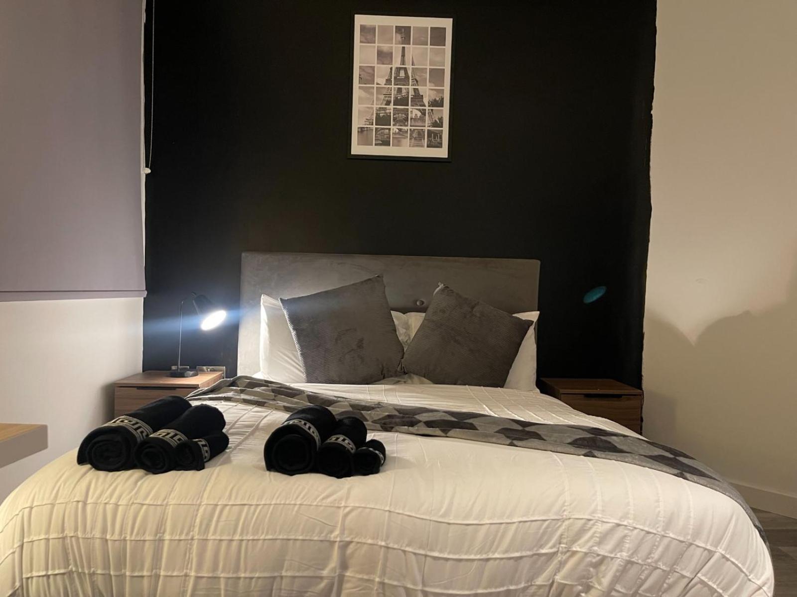 Apartment Luxe - 4 Beds - Sleeps 6 People - *