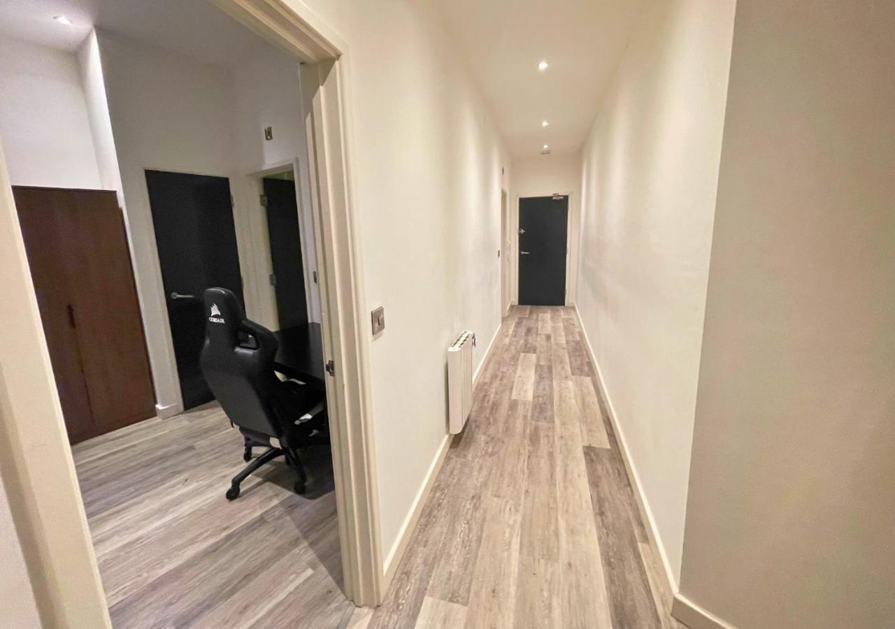Luxe - 4 Beds - Sleeps 6 People -
