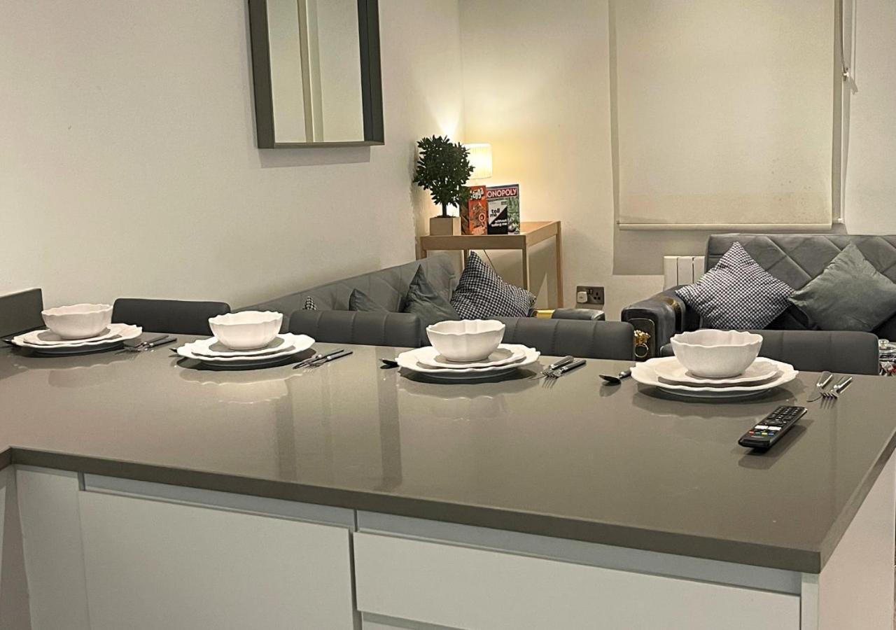 Luxe - 4 Beds - Sleeps 6 People - Apartment *